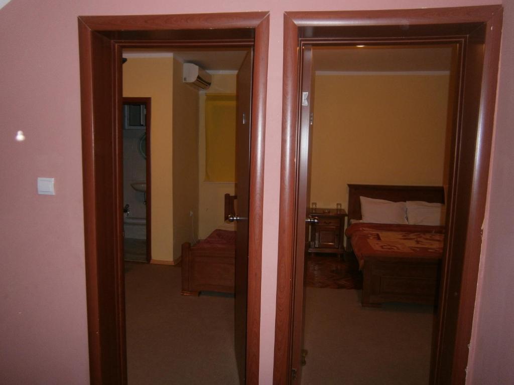 Vila Patria Podgorica Luaran gambar